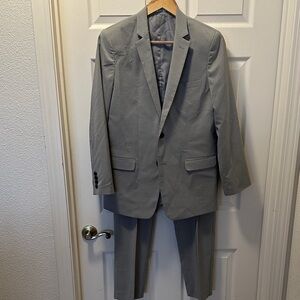 Calvin Klein Boys Gray 3-piece Suit (Size 18)